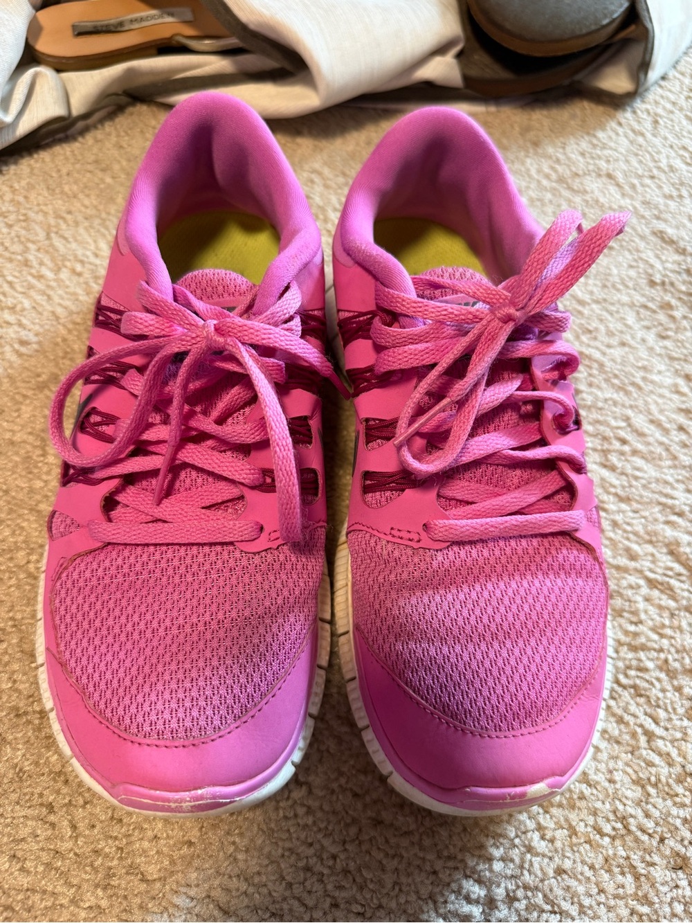 Nike free sneakers